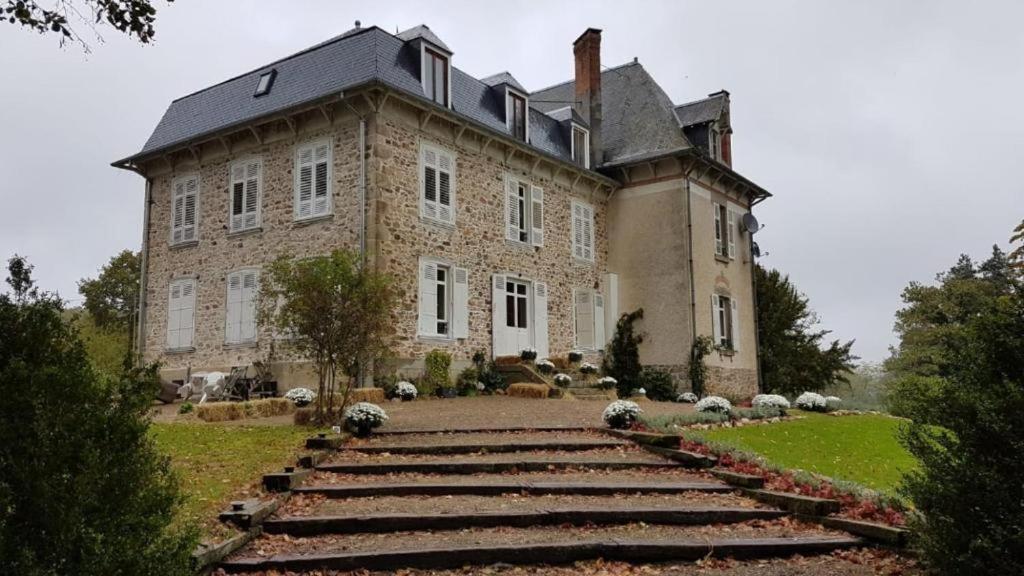 Gites Du Castellare Le Chalard Exteriör bild